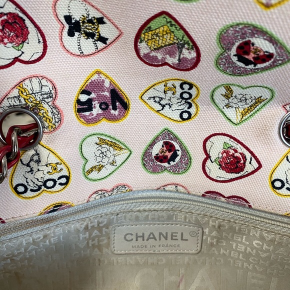 Chanel - Picture 3 of 7